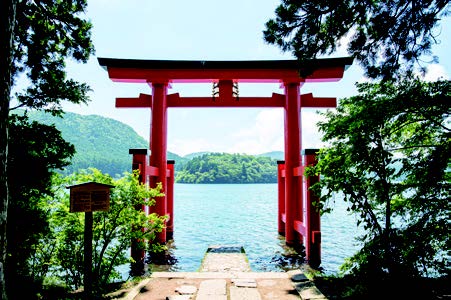 29鳥居と山門の先に眠る『和』の心を紐解く